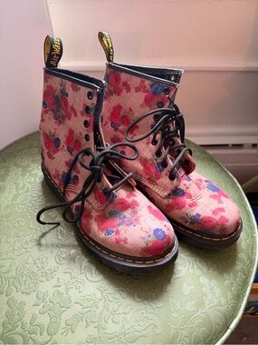 Rare Dr. Martens 1460 Castel Taupe Vintage Bouquet Canvas Boots size 8L 6UK 39EU